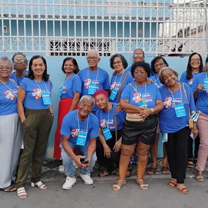 Alunos do projeto Idoso no Mundo Digital vivenciam noite inesquecível em show de Roberto Carlos