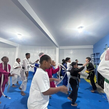 Aulas de Jiu-Jitsu são retomadas nas Obras Compaixão em São Cristóvão