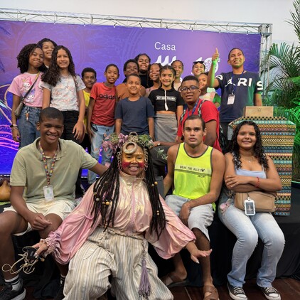 Crianças e adolescentes da Compaixão vivem manhã de descobertas na Flipelô